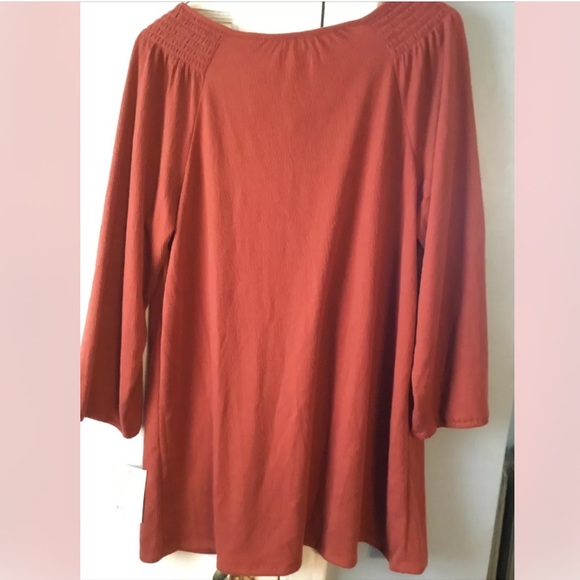 *Maternity A:Glow Smocked Peasant Top Size Medium - Picture 4 of 5